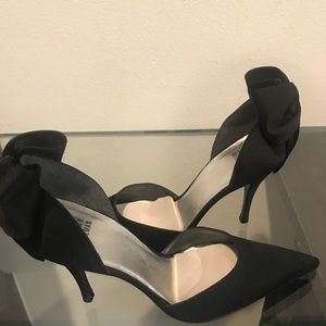 Stuart Weitzman bow heels black